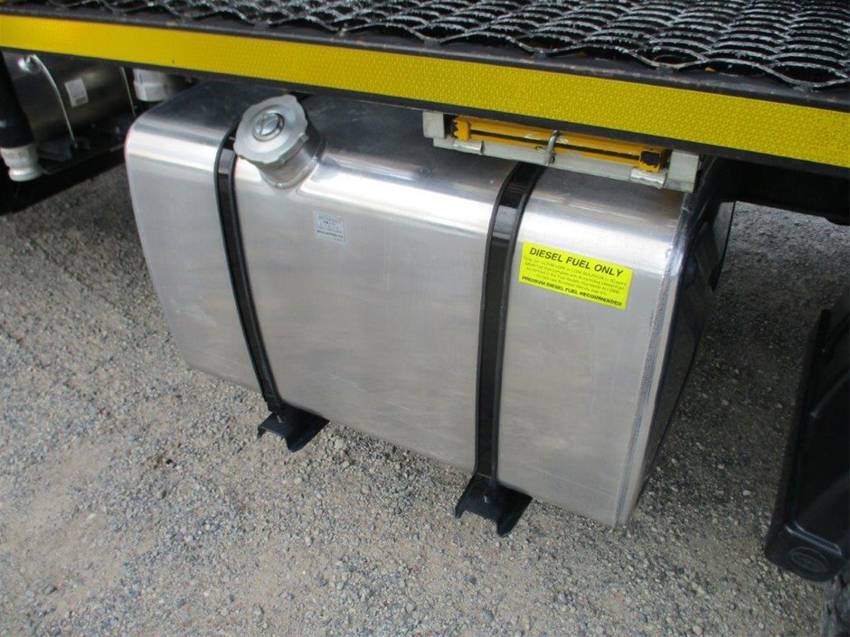 2.88ct Oval Cut Aquamarine & 1.82ct Thirty Six Stones Round Blue Sapphire