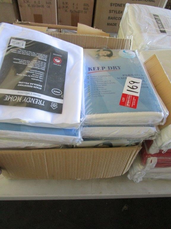 9K Yellow Gold MINI INITIAL 'S' Bracelet 15.5-19cm