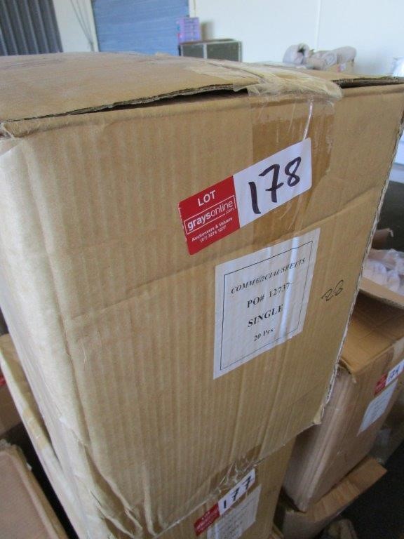 9K Yellow Gold HLW DIAMOND CUT CROSS PENDANT