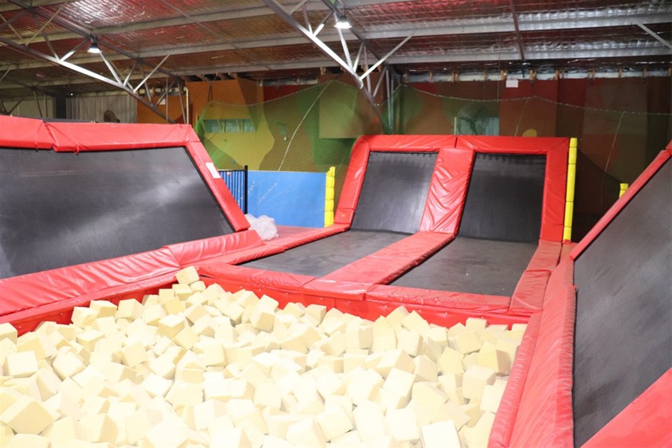 9K Yellow GOLD HLW DIAMOND CUT HOOP EARRINGS 33mm