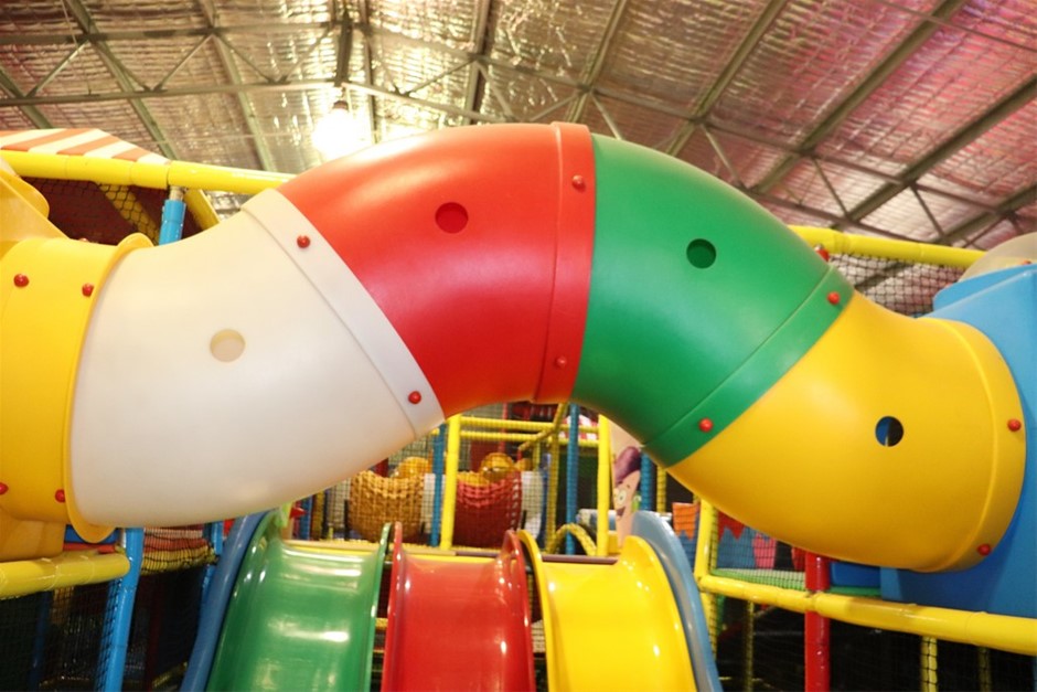 9K Yellow GLD 0.12CT HI I1 DIAMOND EMERALD RING