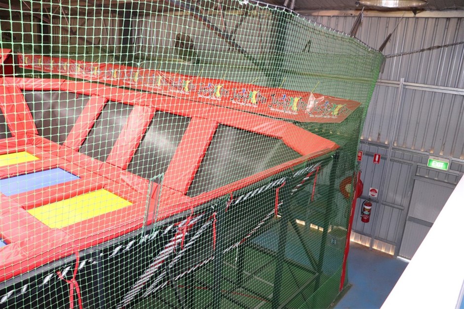 9K WHITE GLD 0.07CT HI I1 DIAMOND SAPPHIRE PDT