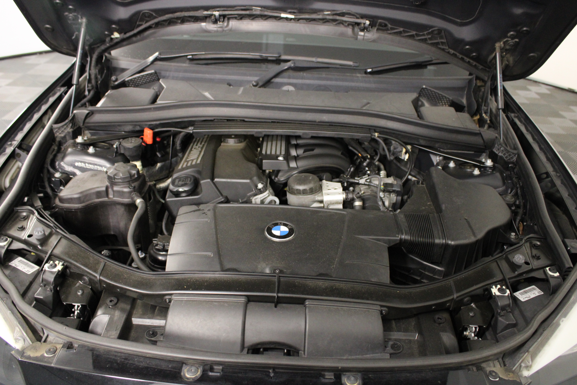 9K YELLOW GOLD 'W' 0.09 HI I1 DIAMOND NECKLACE 40+5cm