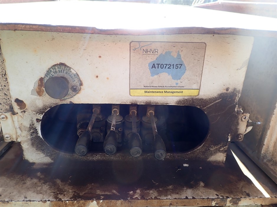 9K Yellow Gold BRACELETUE TOPAZ MARQ HEART RING