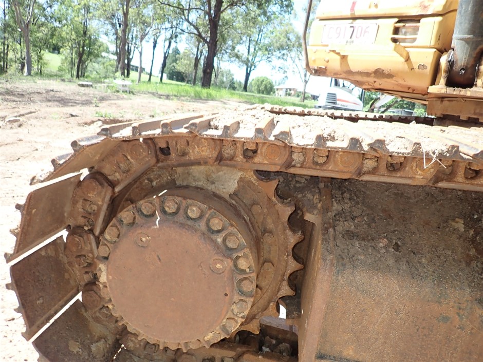 9K YELLOW GOLD 0.33ct F VS LAB DIAMOND MARQ RING