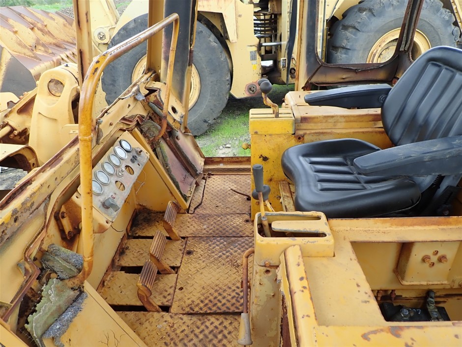 9K YELLOW GOLD 0.75ct F VS LAB DIAMOND CLAW SET BAND