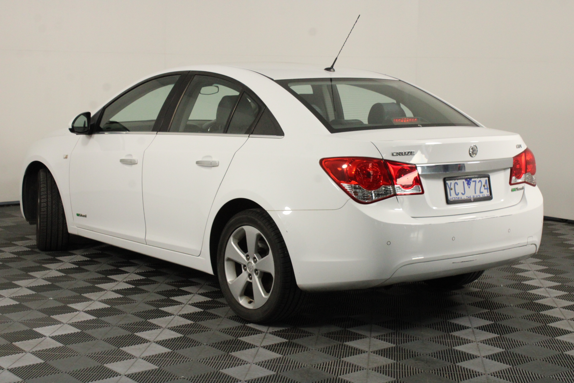 9K WHITE GOLD 0.50ct F VS LAB DIAMOND CHANNEL SET BAND