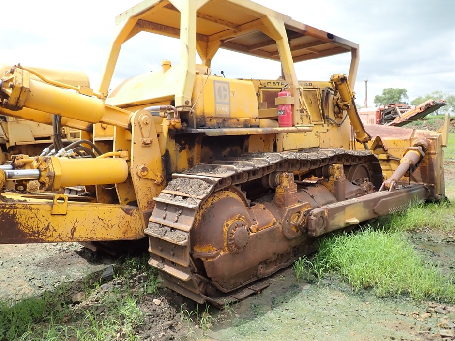 9K WHITE GOLD 0.15ct F VS LAB DIAMOND OVAL OFFSET RING