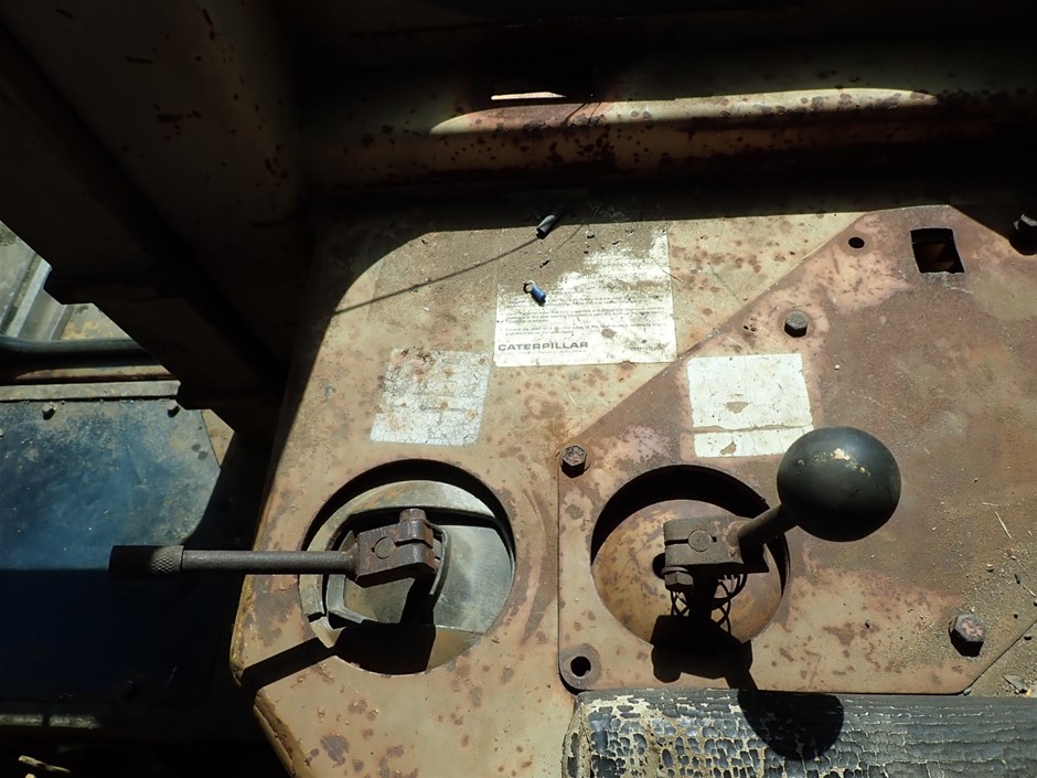 9K YELLOW GOLD 1.02ct F VS TRIO LAB DIAMOND RING