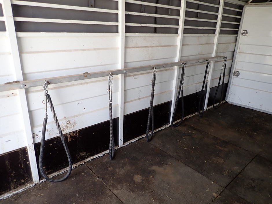 New Waterproof Men'S Watch Barrel Shaped Transparent Quartz Watch Popular