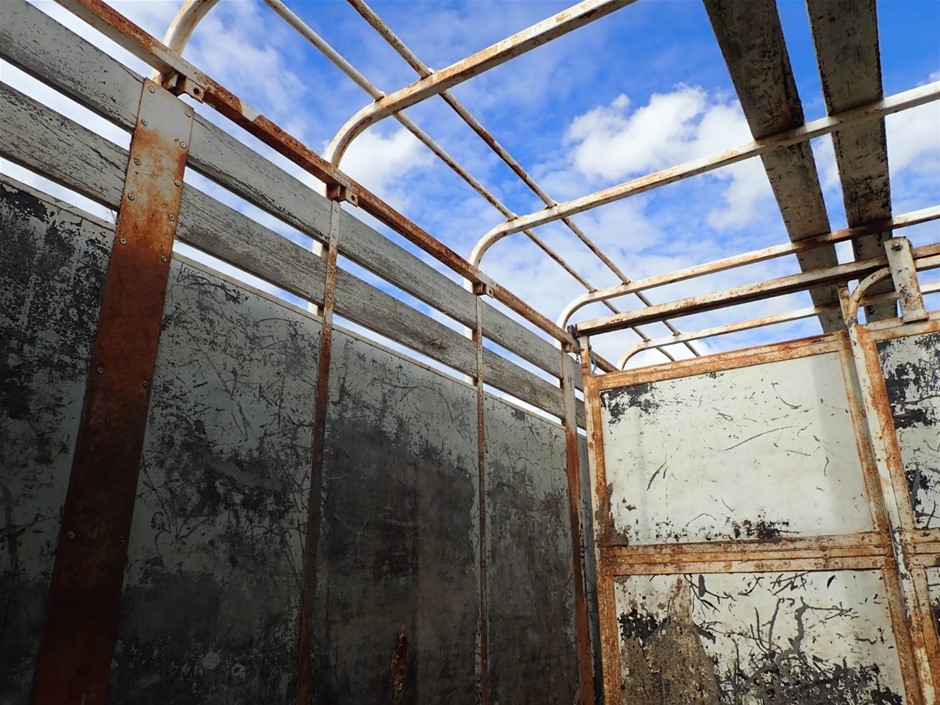 4 Carat round 4 white diamond each CVD Uncertified