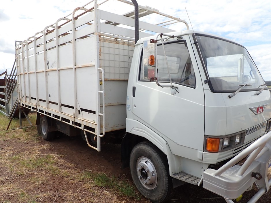 0.11 carat white 5 diamonds round