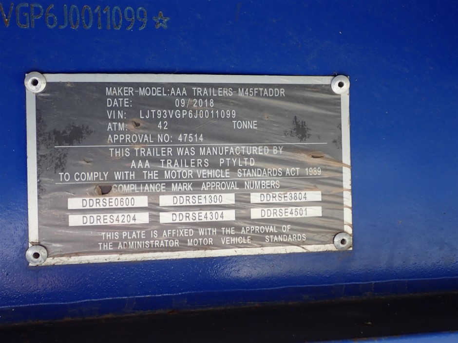 Waterproof  Watch Barrel Shaped Transparent Red Color Quartz Watch Popular