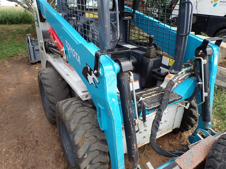 PHILIPS OneBlade 360 Face+Body PRO Hybrid Electric Beard and Hair Trimmer,