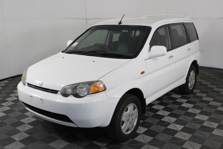 8-9mm Pearl & Swarovski Crystal & Initial Letter 'B' Charm Bracelet