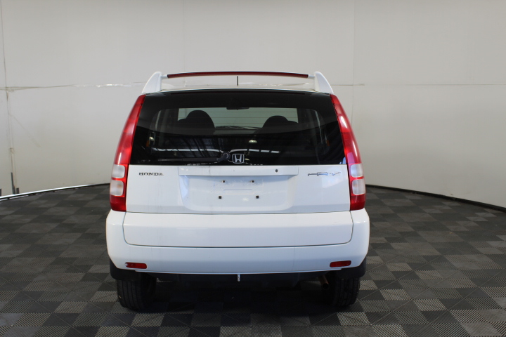 8-9mm Pearl & Swarovski Crystal & Initial Letter 'F' Charm Bracelet