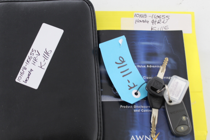 8-9mm Pearl & Swarovski Crystal & Initial Letter 'Q' Charm Bracelet