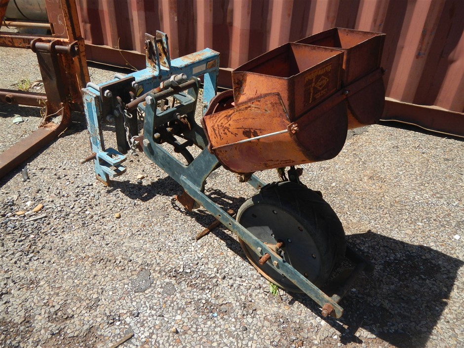 8-9mm Pearl & Swarovski Crystal & Initial Letter 'W' Charm Bracelet