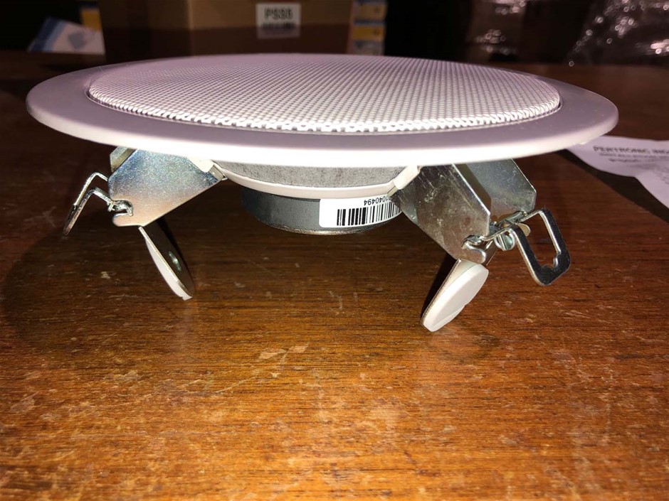 SNAPWARE 38pc Plastic Food Storage Set. N.B. Damaged box, 3 x pcs missing.