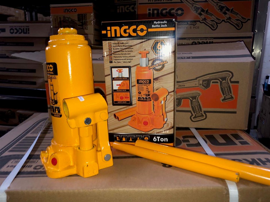 Crocs Unisex Adult Classic Sandal, Hyper Pink, US M11W13