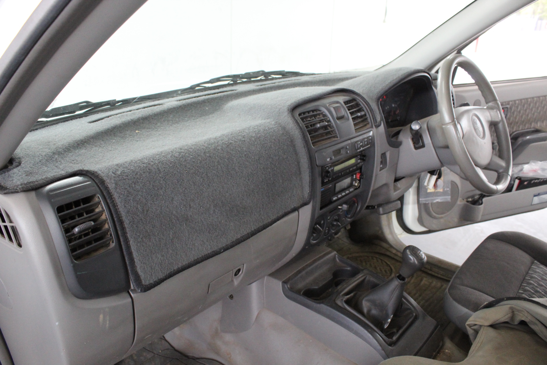 WHITE MAGIC Smart Bin Duo 46L, Toe Tap Operation, Dual 23L Bins. NB: Minor