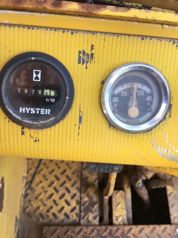 2 x WAHU BMA644 Mega Slide, 7.5M. NB: Untested & 1 x Damaged Outer Box.