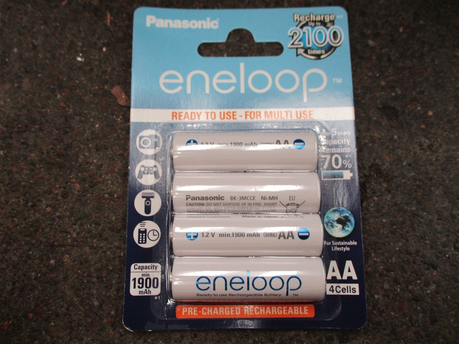 TEFAL Ultraglide Plus Steam Iron FV5840Z0. NB: Not In Original Box.