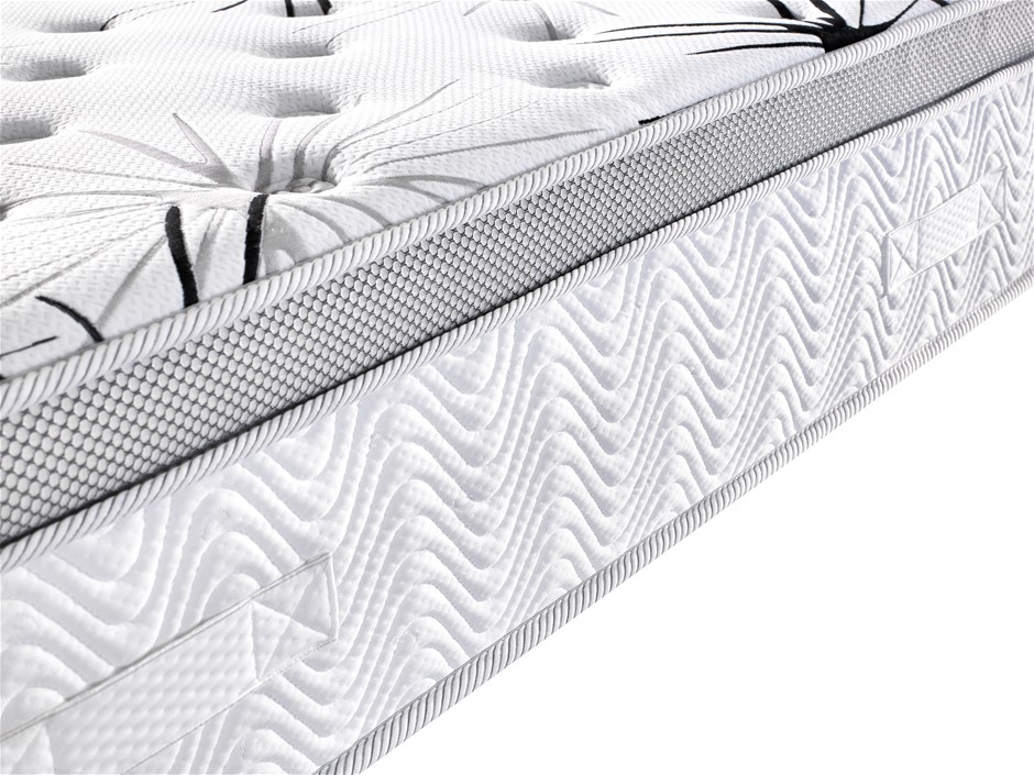 2 x WU-MU Thin Kan-to Noodles (416g x 9 Packs), 3.74kg. N.B: Damaged packag