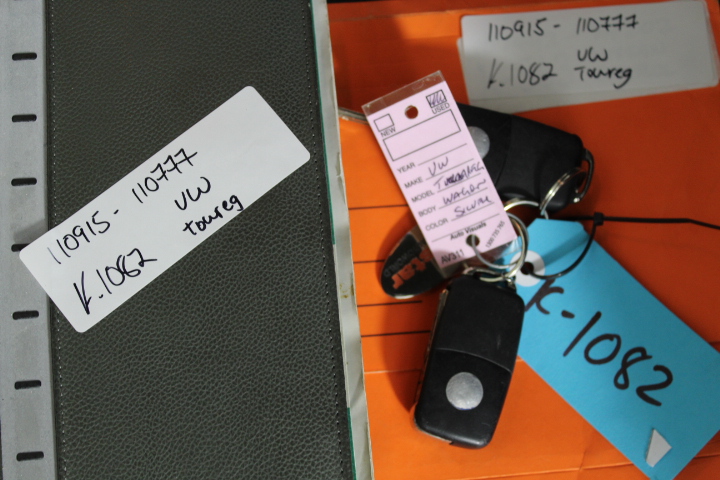 BELKIN MagSafe 3-in-1 Wireless Charger, White. NB: Minor Use, Not in origin