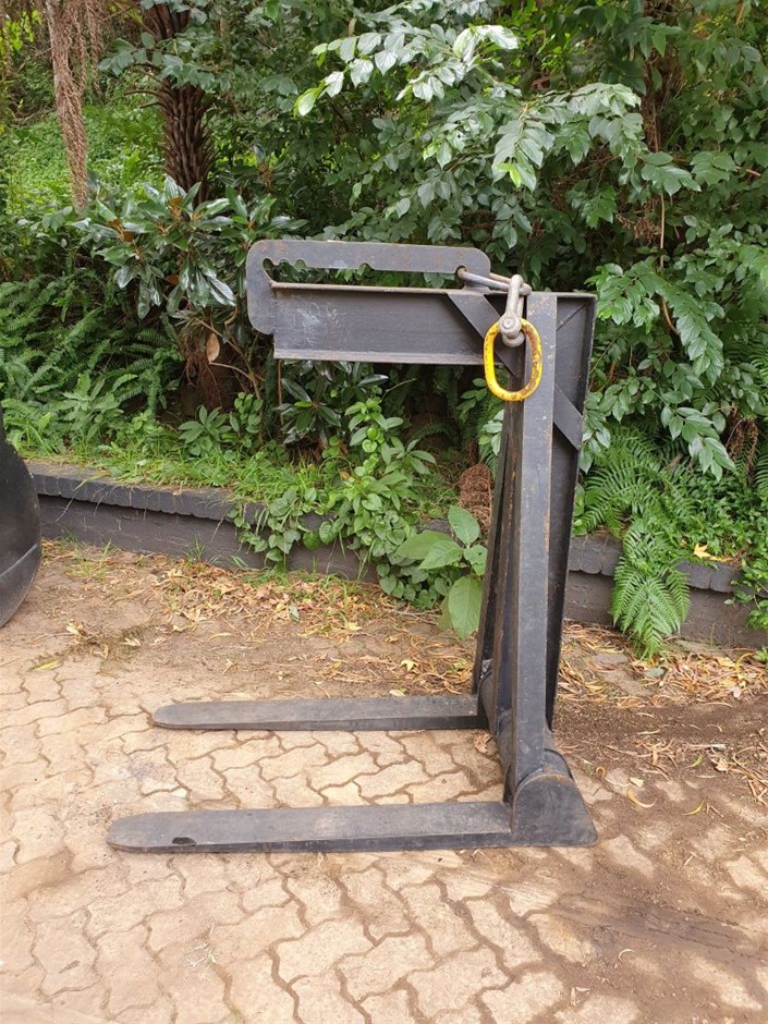 1.093ct One Stone NATURAL Dia. Emerald Cut G/VS2 With Auscert Cert.