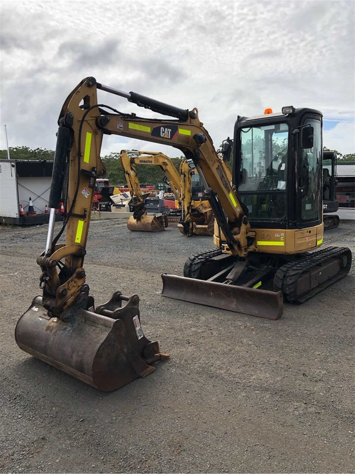 6-7mm Black & White Potato Shape Pearl with Platinum Plated Bracelet