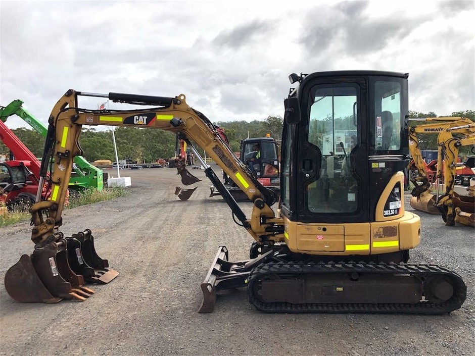 6mm Moonstone & Baroque Pearl Pendant Charm Bracelet
