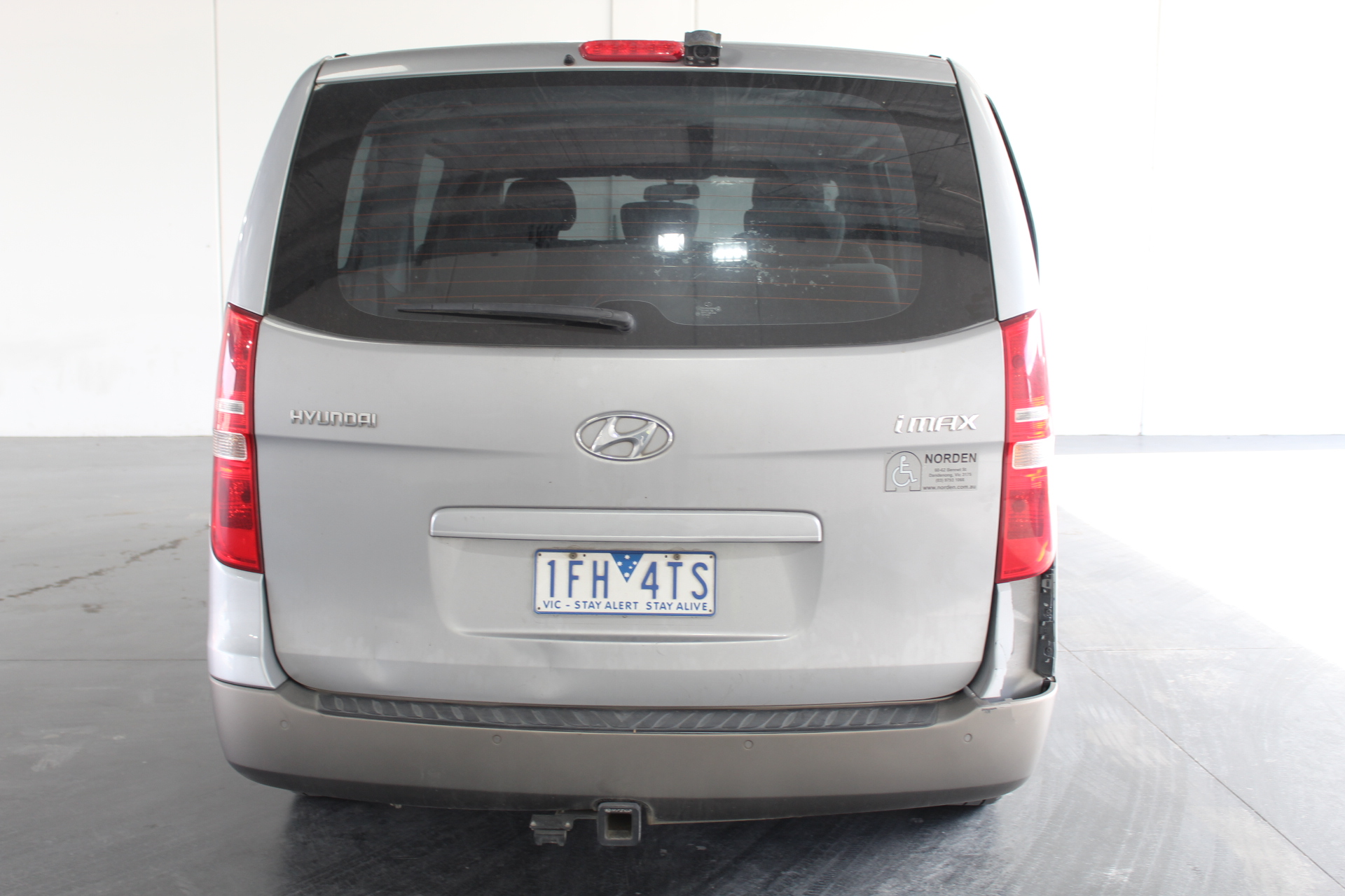 De Bortoli `Sacred Hill` Sparkling Brut NV (6x 750mL), Riverina, NSW.