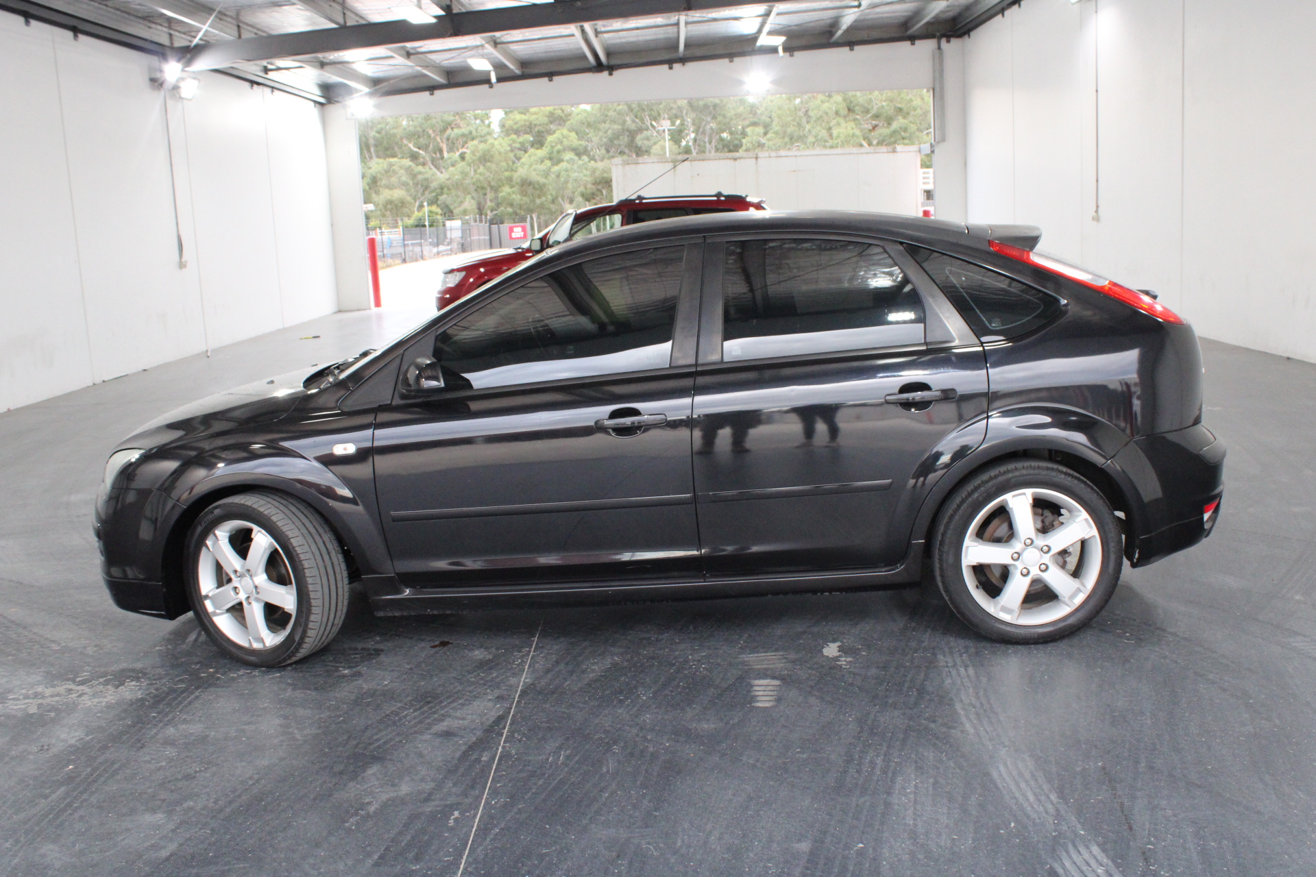 18K White Gold-Filled Cuban Necklace with Simulated Diamonds - 60.9cm