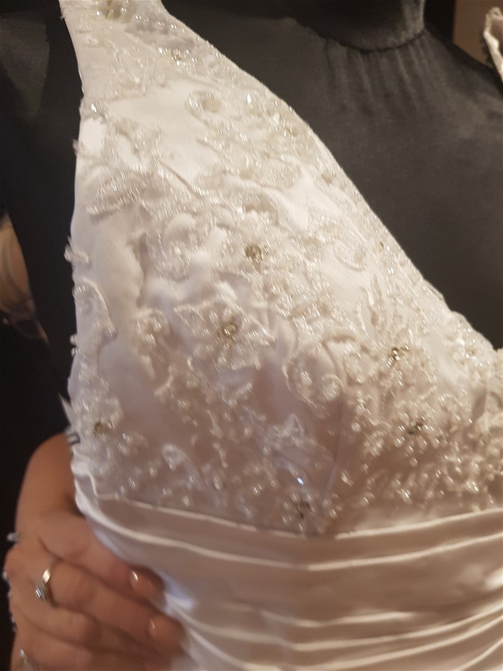 18K White Gold -Filled Clustered Chain Bracelet Simulated Diamonds - 22.8cm