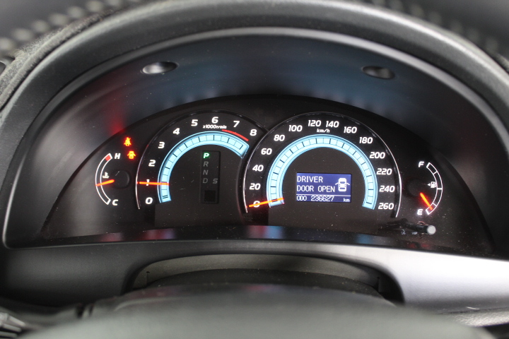 Stunning White Simulated Shell Pearl Beaded Bracelet