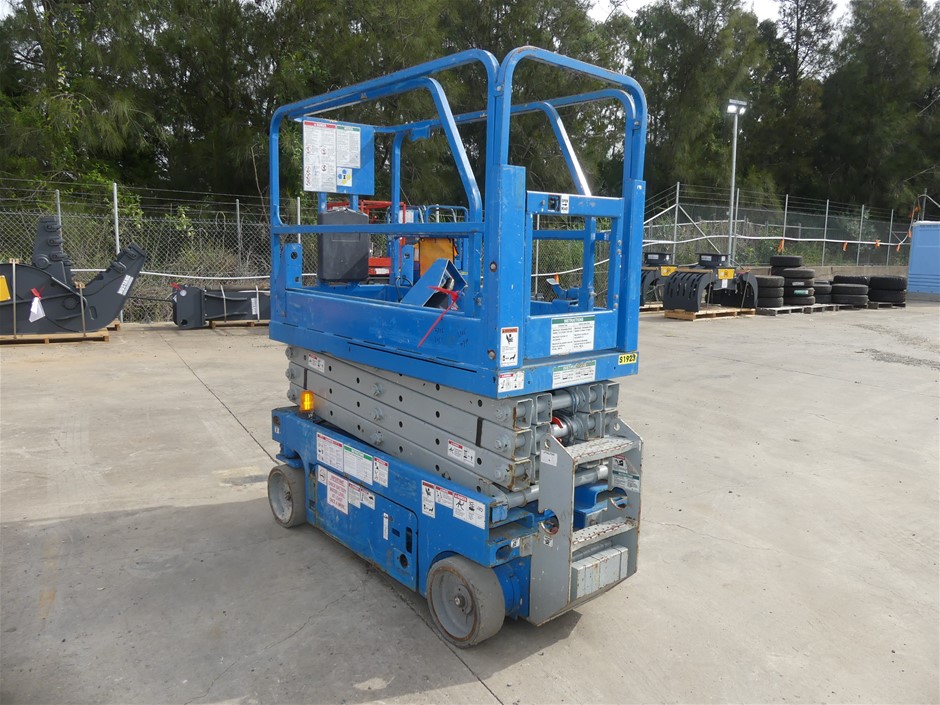 37.72 Carats Yellow Jade