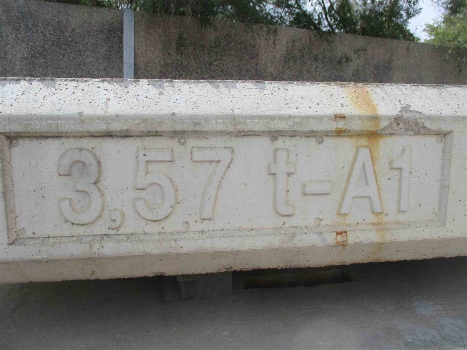 2015 Toyota HiAce LWB KDH201R Turbo Diesel Manual Van