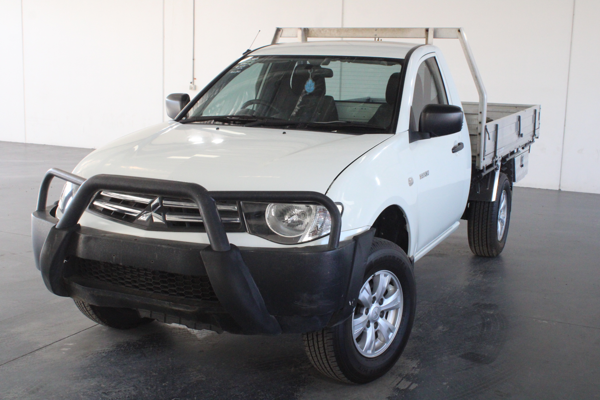 DELONGHI Pinguino Compact 2.1kW Portable Air Conditioner, Model PAC ES72 CL