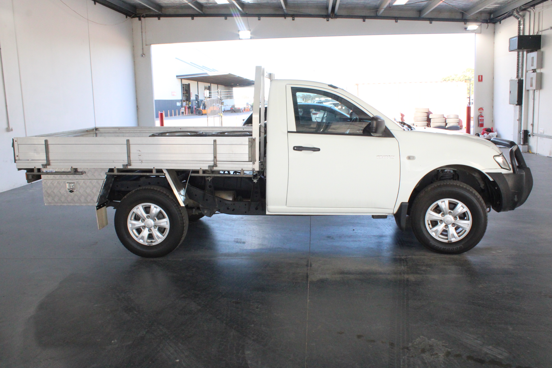 HOLYSMOKE The Gordon Retro Bluetooth Speaker - Brown.