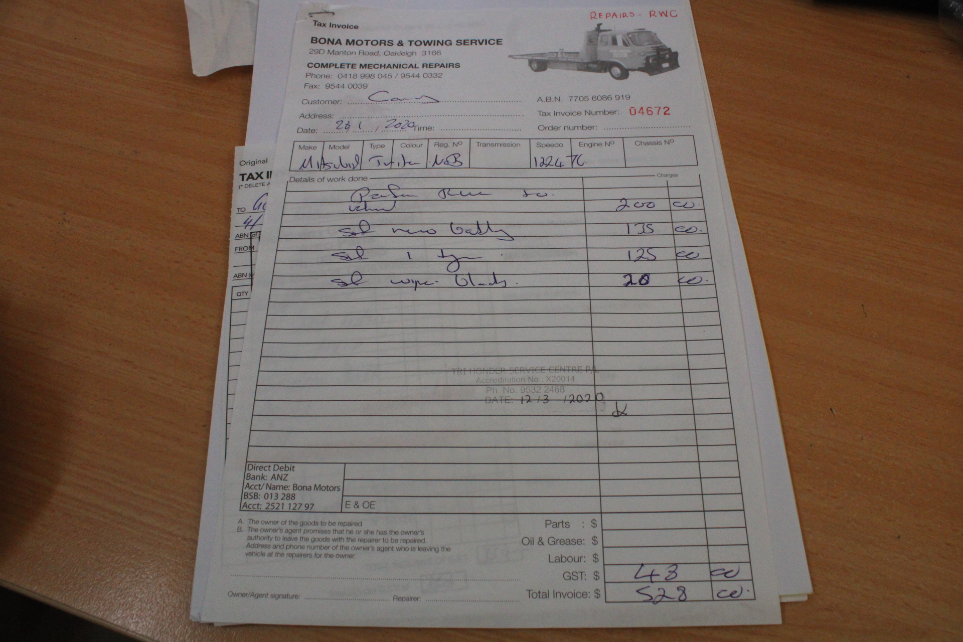 <p>Assorted 10Lt Tins of Deck Stain</p>