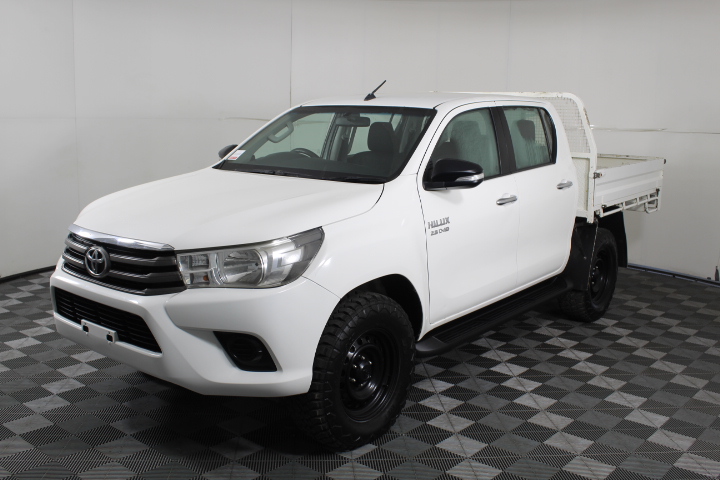 18K Gold-Filled Cross & Flower Bracelet with Simulated Diamonds - 17.8cm