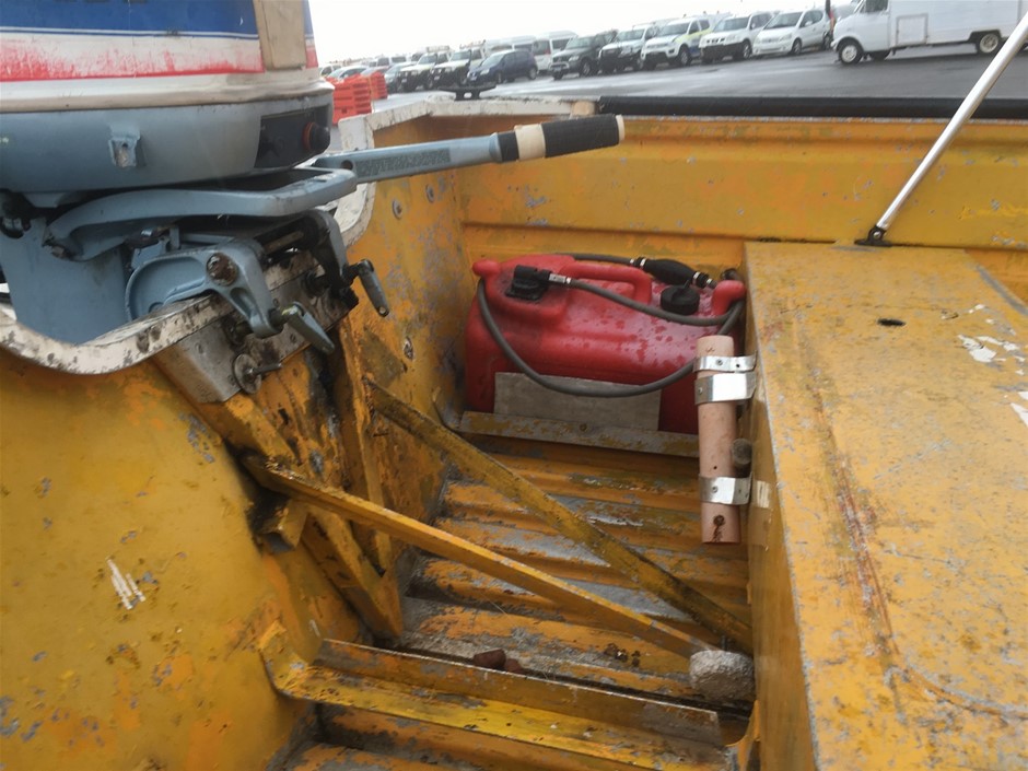 Apple A1048 White Wired USB Keyboard