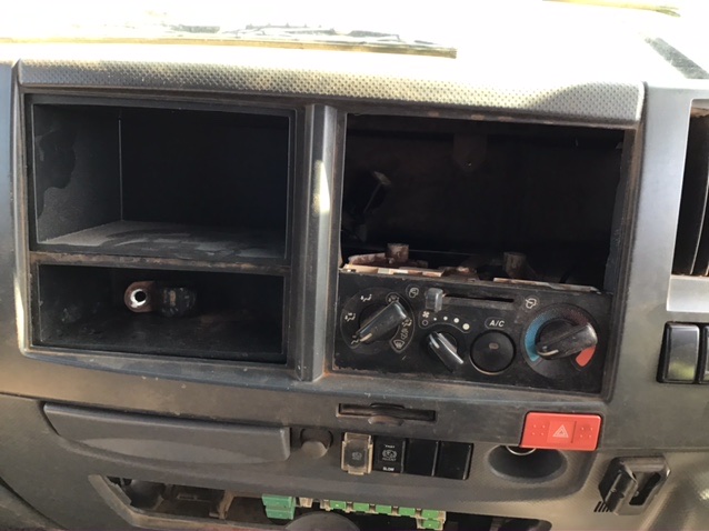 <p>Adjustable Stand, Electric Drills and Isuzu Towbar</p>