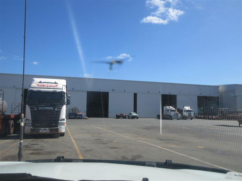 Waterproof  Watch Barrel Shaped Transparent Red Color Quartz Watch Popular