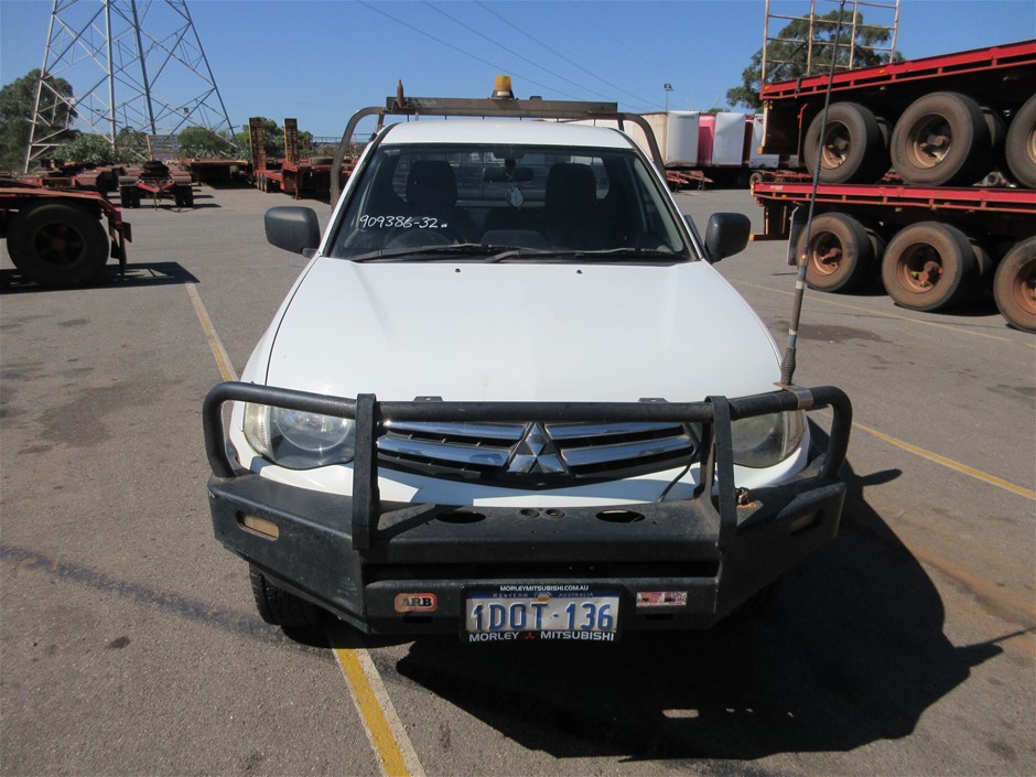 0.30 carat pink Diamond West AU , 1 carat , 10.10 carat mellee diamond