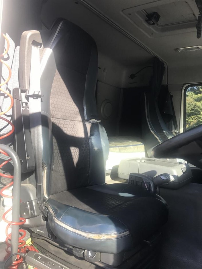 Jules Roy Pinot Noir 2024 (6x 750mL), France.