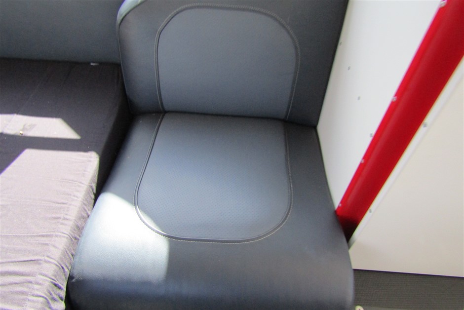 Waterproof  Watch Barrel Shaped Transparent Quartz Watch Popular