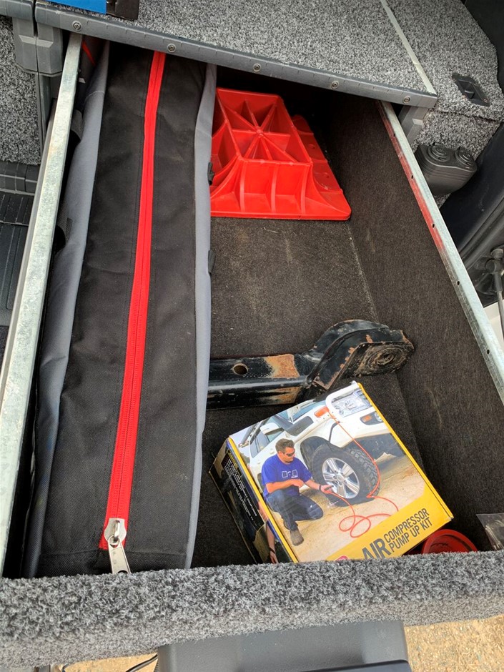 SILVEROO, Kangaroo Global Trade Coin 1/10th Oz 999 Pure Solid Silver C.O.A.