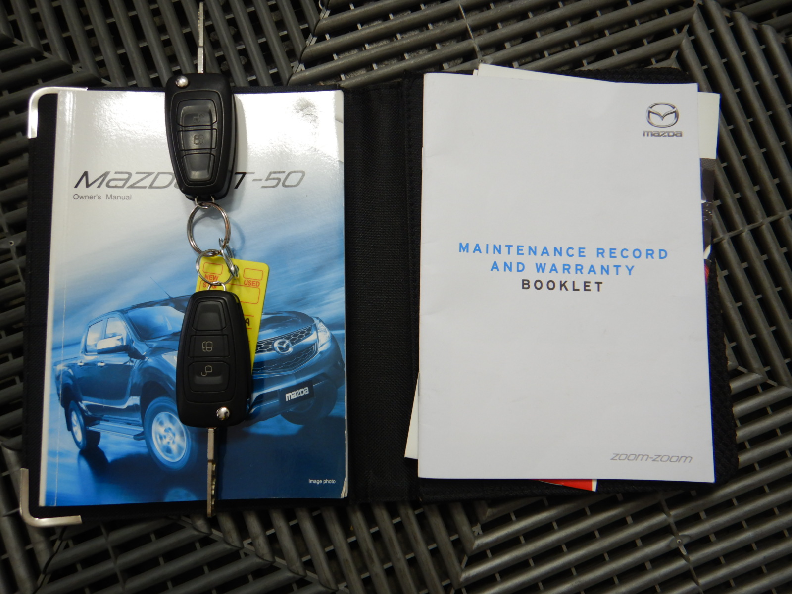 22.08 carats blue natural sapphire with valu usd $3,422.40